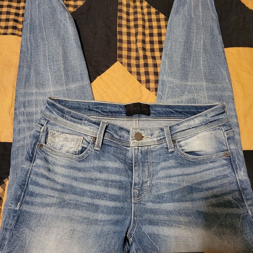 Womens Buckle Black Jeans..size 27
